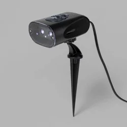 LED Fluttering Fright Skeleton Halloween Lightshow Projection - Hyde & EEK! Boutique™