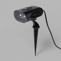 LED Fluttering Fright Skeleton Halloween Lightshow Projection - Hyde & EEK! Boutique™