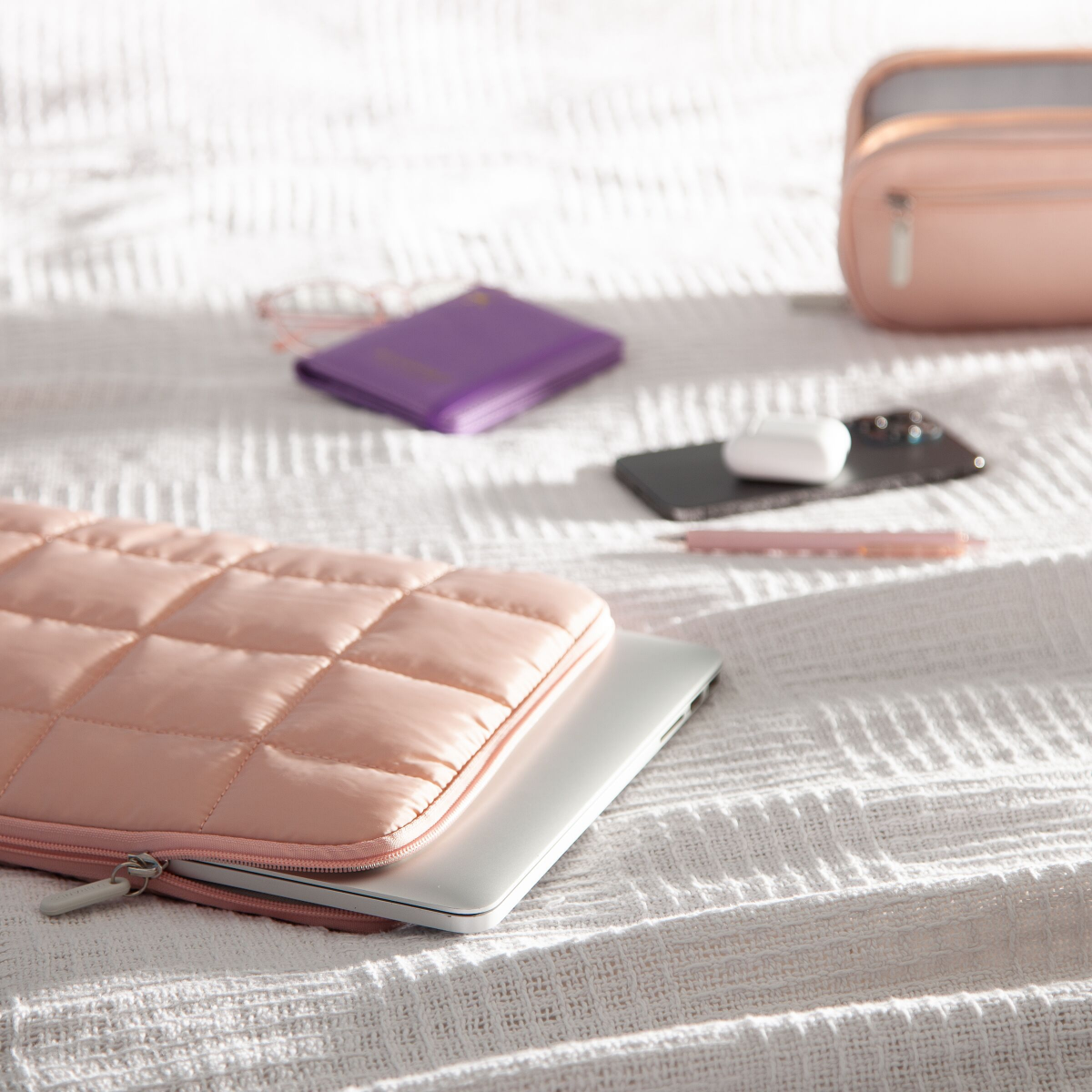 slide 3 of 4, U Brands 15"x10.5" Nylon Puffer Laptop Pouch - Dusty Rose, 1 ct