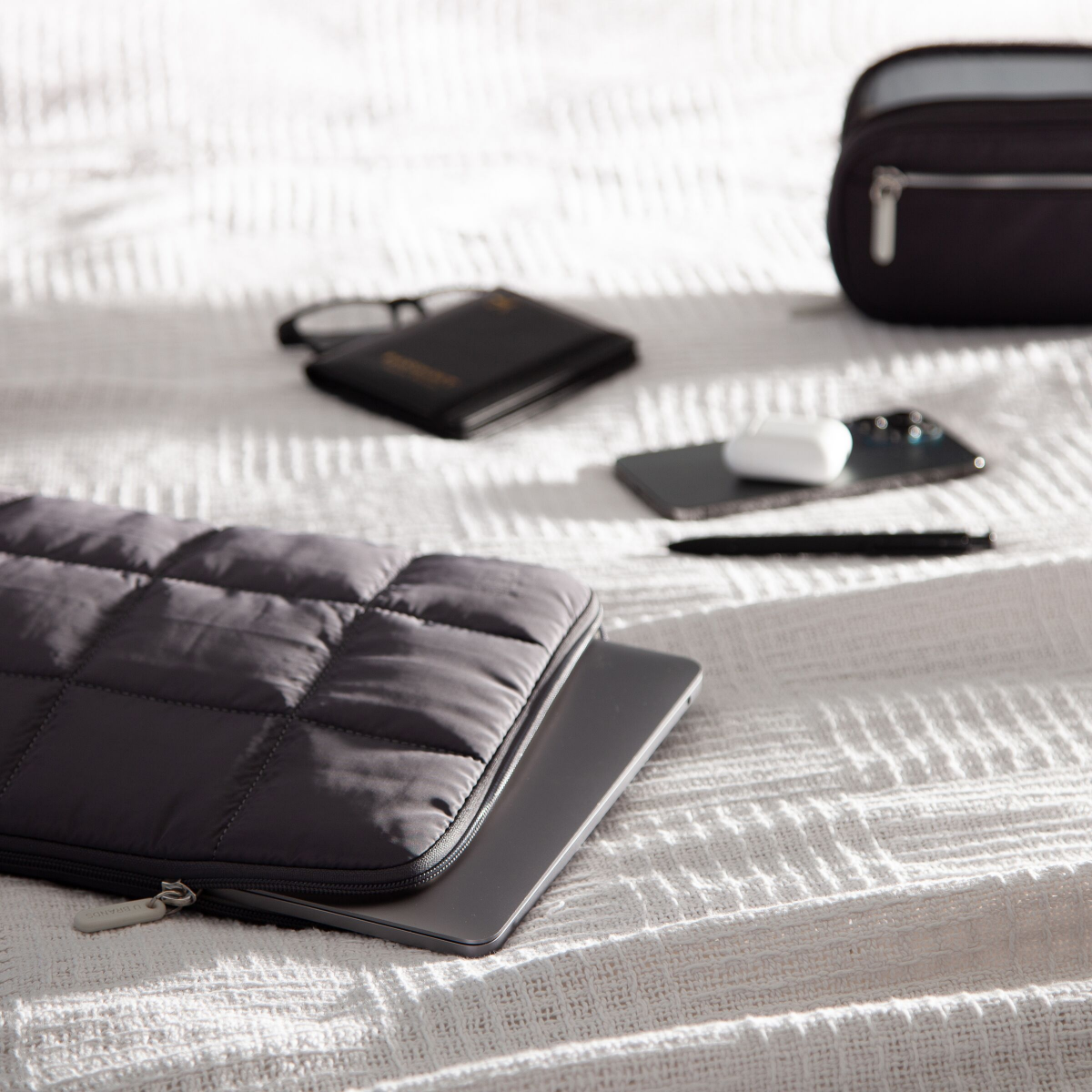 slide 2 of 4, U Brands Medium Nylon Puffer Zipping Laptop Sleeve Case, 9.75" x 13.5", Slate, 1 ct