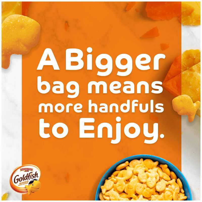 slide 8 of 13, Goldfish Cheddar Crackers Family Size Bag - 10oz, 10 oz