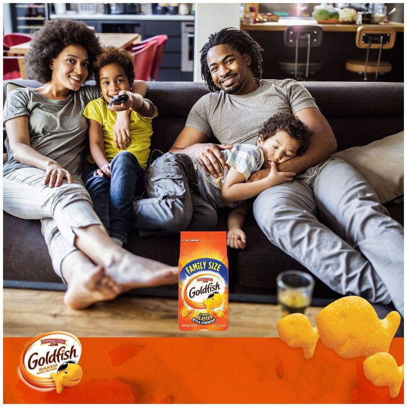 slide 5 of 6, Goldfish Flavor Blasted Xtra Cheddar Crackers Family Size Bag - 10oz, 10 oz