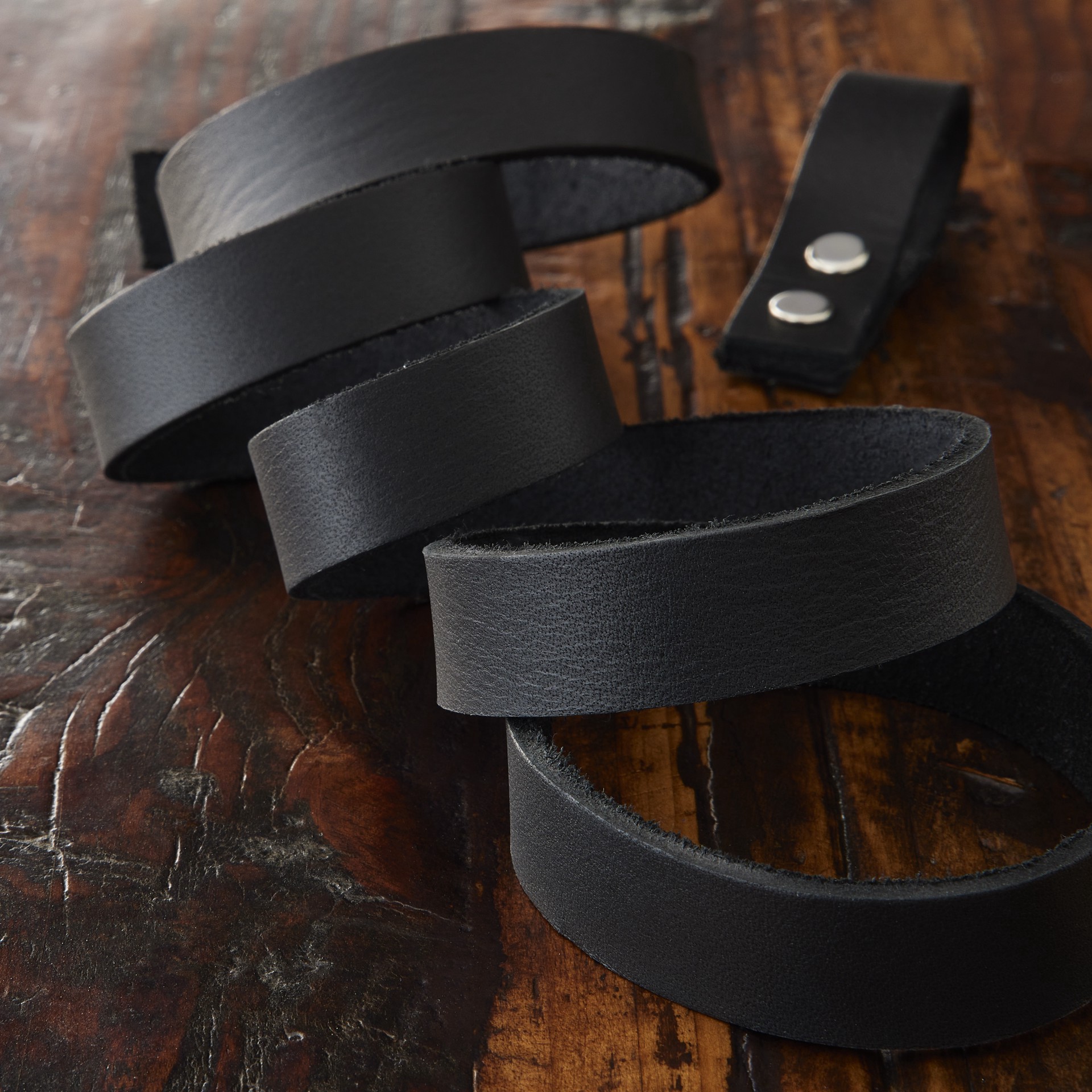 slide 4 of 4, Black Leather Strap By Artminds, 0.75 in x 48 in