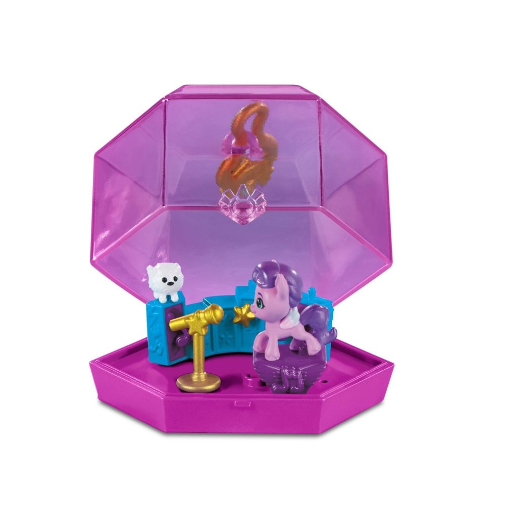 slide 6 of 9, My Little Pony Mini World Magic Crystal Keychain Princess Pipp Petals, 1 ct