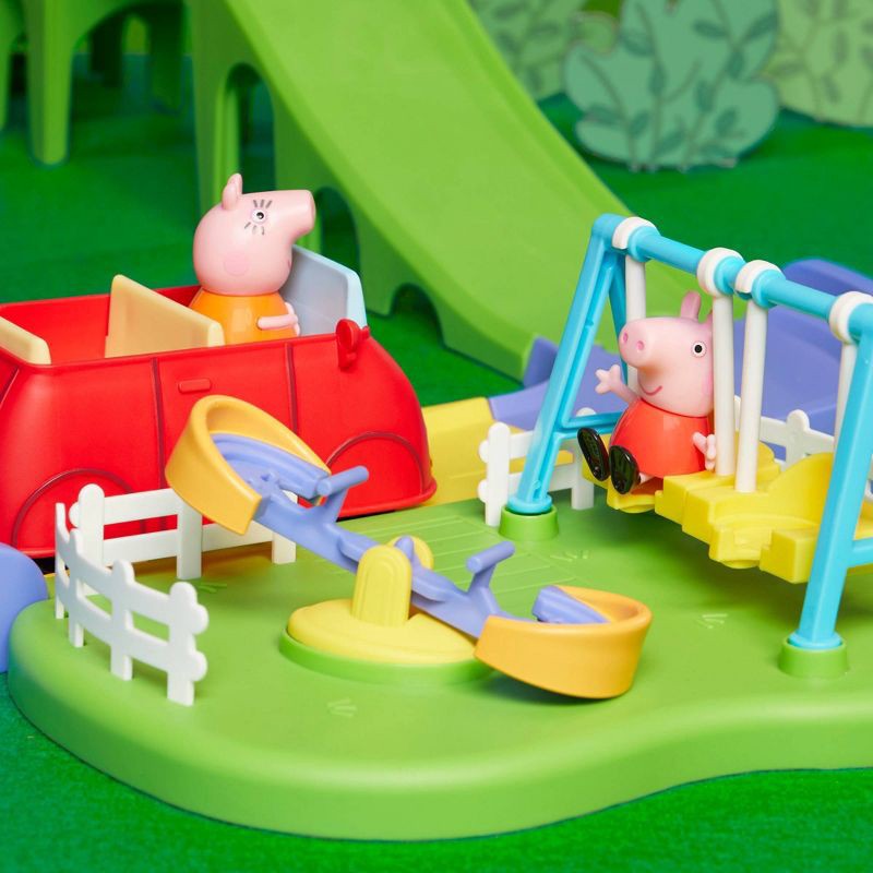 slide 6 of 9, Peppa Pig All Around Peppa's Town Set with Adjustable Track, 1 ct