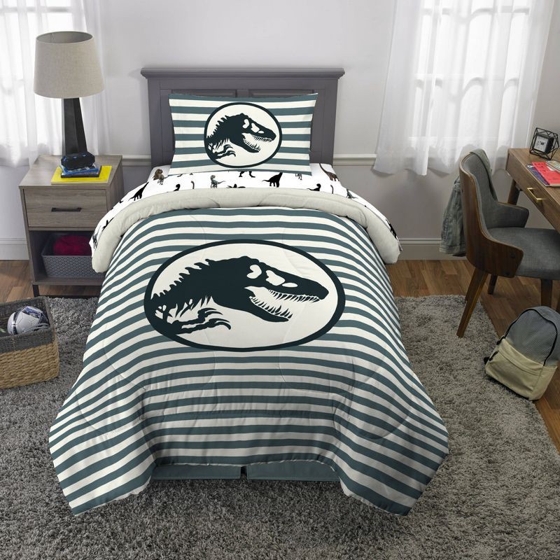 slide 4 of 6, Jurassic World Reversible Kids' Comforter, 1 ct