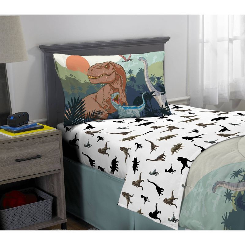 slide 5 of 6, Jurassic World Reversible Kids' Comforter, 1 ct