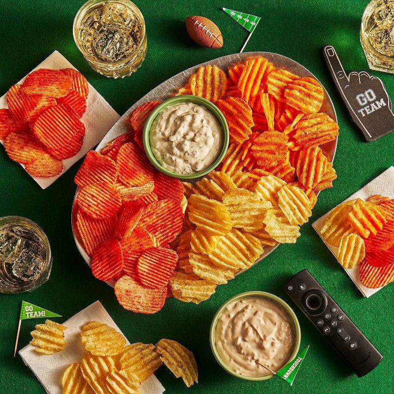 slide 3 of 6, Ruffles Flamin' Hot Cheddar Sour Cream Potato Chips - 8oz, 8 oz