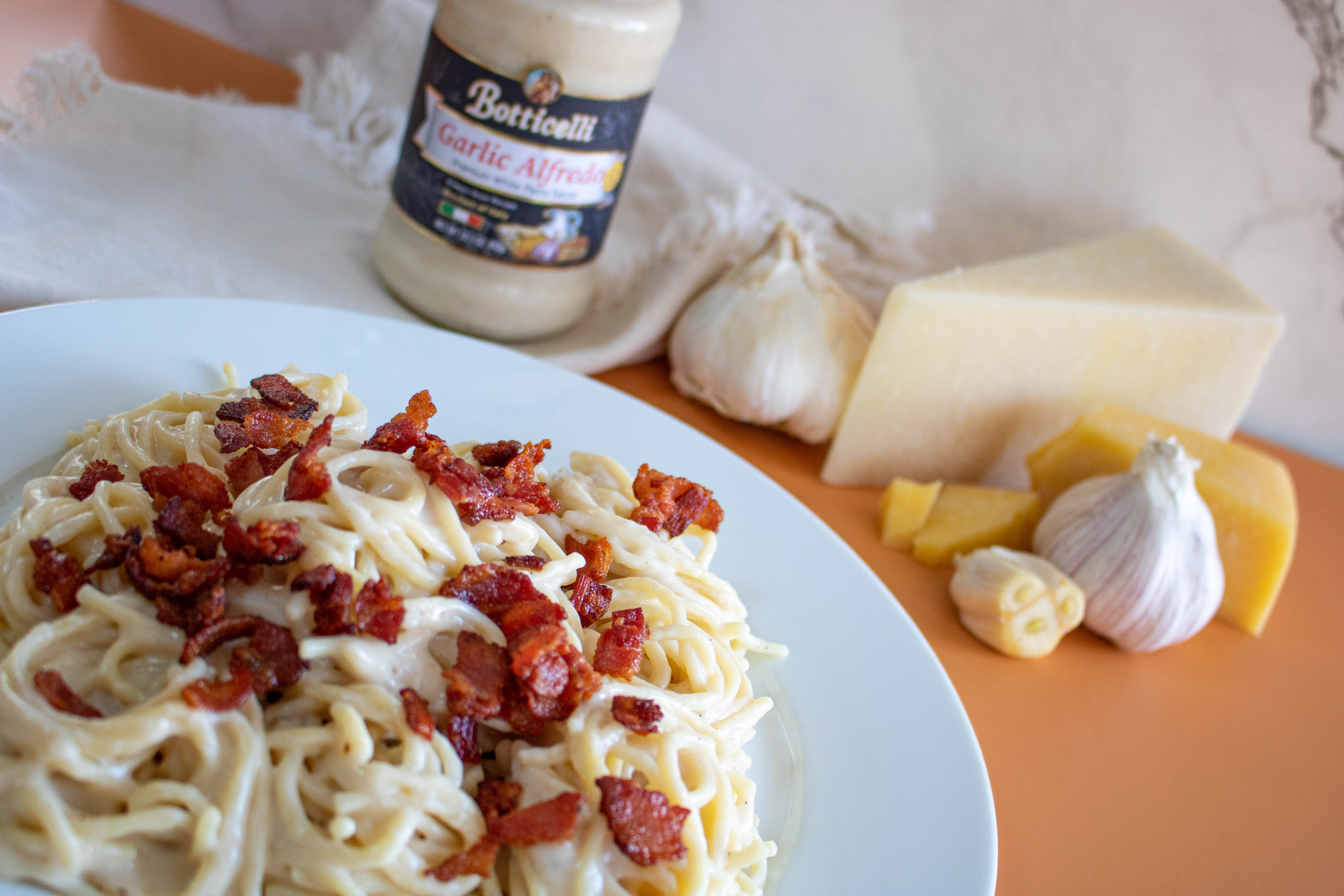 slide 3 of 5, Botticelli Garlic Alfredo Premium White Pasta Sauce 14.5 oz, 14.5 oz