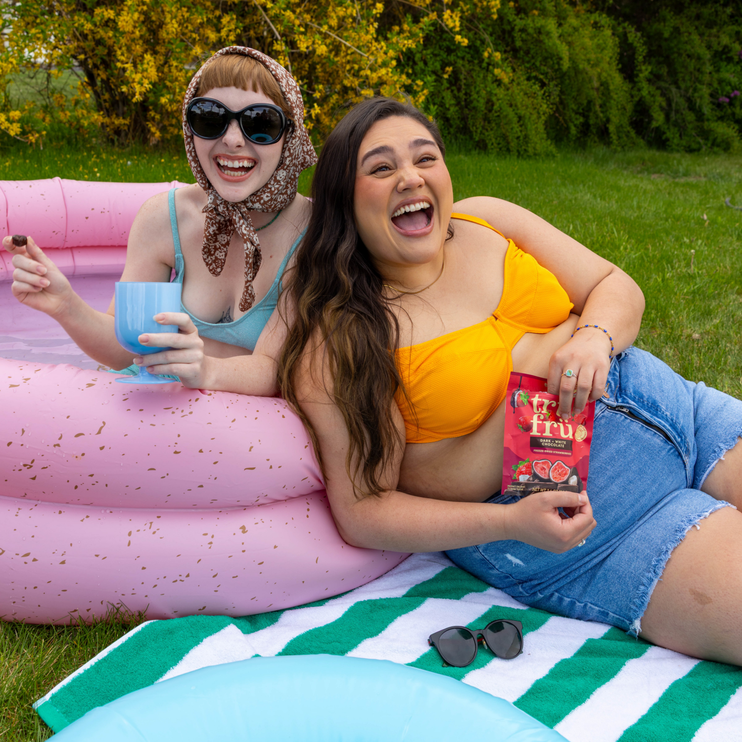 slide 6 of 8, Tru Fru Grab & Share Freeze-Dried Strawberries in White & Dark Chocolate, 3.4 oz