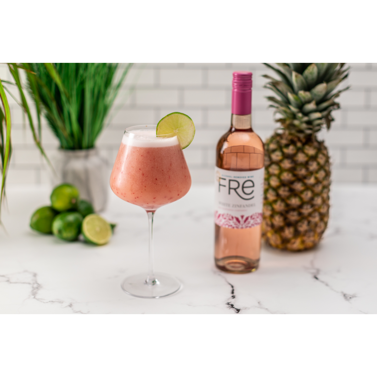 slide 4 of 8, Fré Alcohol-Removed White Zinfandel 25.4 fl oz, 25.4 fl oz