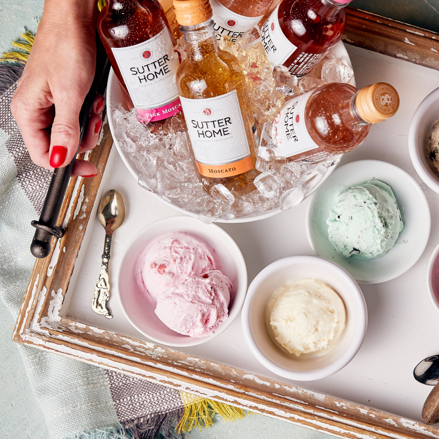 slide 7 of 8, Sutter Home Pink Moscato Wine - 4pk/187ml Bottles, 4 ct; 187 ml