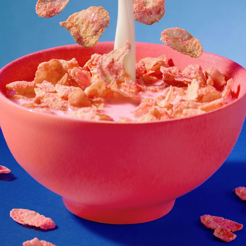 slide 3 of 6, Frosted Flakes Strawberry Milkshake - 23.0oz - Kellogg's, 23 oz