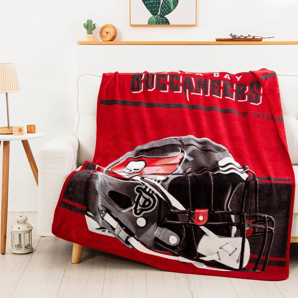 NFL Tampa Bay Buccaneers Raschel Throw Blanket