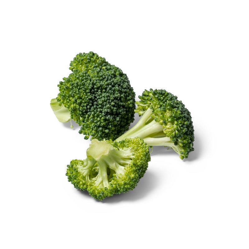 slide 3 of 4, Fresh Organic Steam-in-Bag Broccoli Florets - 9oz - Good & Gather™, 9 oz