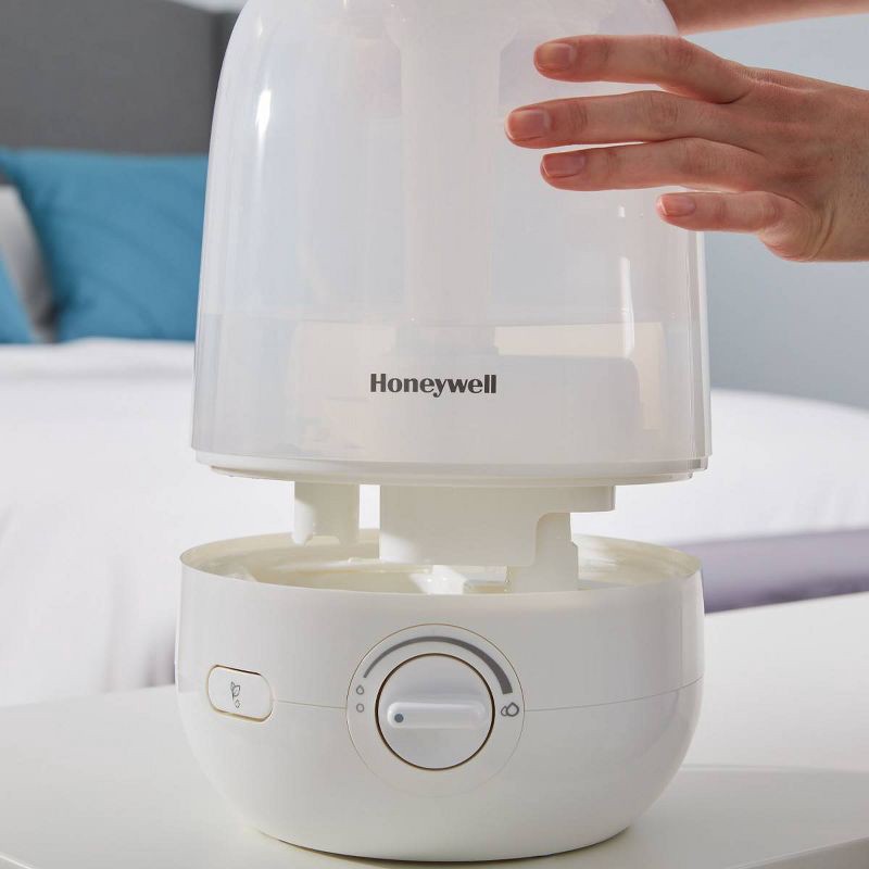 slide 6 of 7, Honeywell Ultrasonic Egg Humidifier HUL545W: Cool Mist, Aromatherapy, No Filter, 36-Hour Run, 300-500 sq. ft. Room, 1 ct