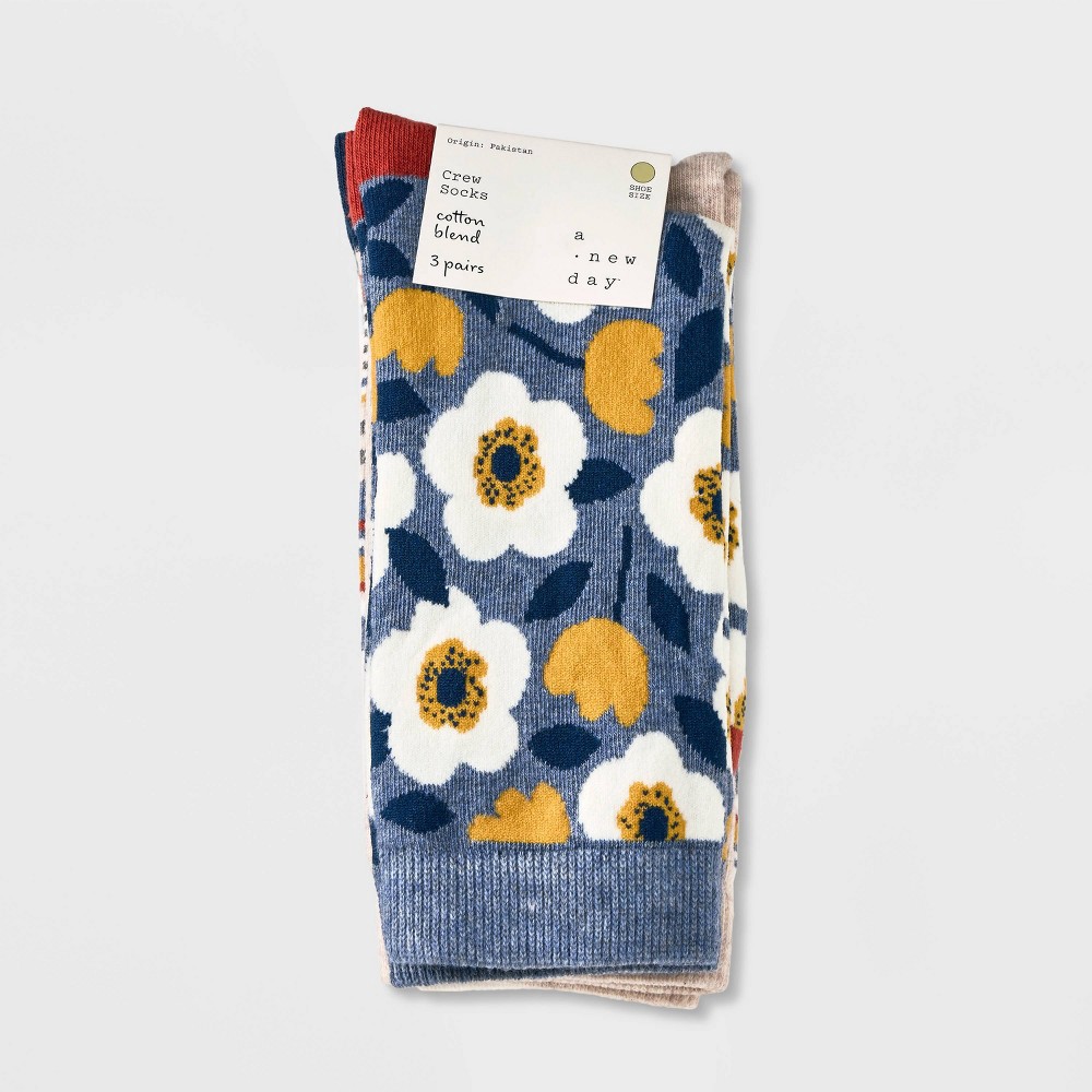slide 2 of 2, Women's 3pk Floral Crew Socks - A New Day Denim/Oatmeal 4-10, 3 ct