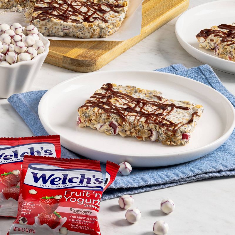 slide 4 of 5, Welch's Strawberry Fruit 'n Yogurt Snacks - 5.6oz/8ct, 8 ct; 5.6 oz