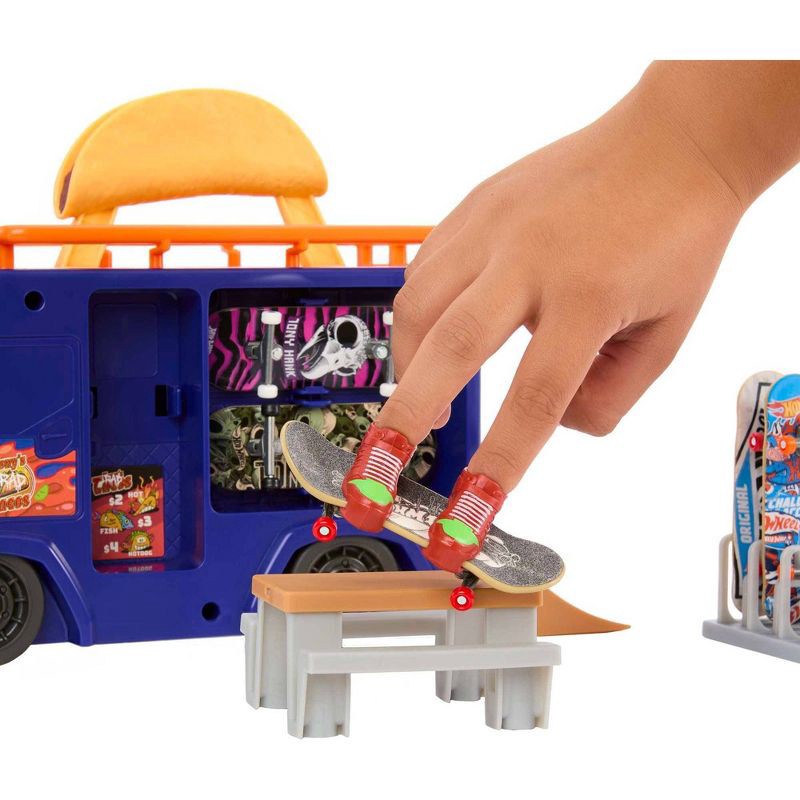 slide 5 of 6, Hot Wheels Skate Taco Truck Play Case, 1 ct