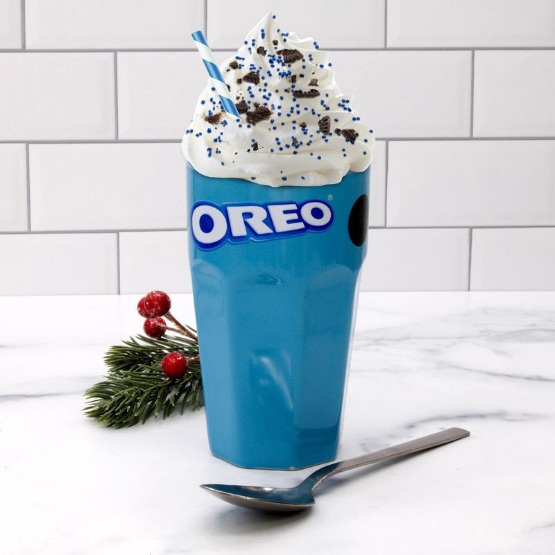 slide 7 of 7, OREO Christmas Milk Shake Bar Gift Set - 3.46oz, 3.46 oz