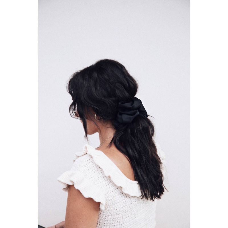 slide 7 of 10, Kristin Ess The Hidden Pocket Scrunchie Hair Elastic, 1 ct