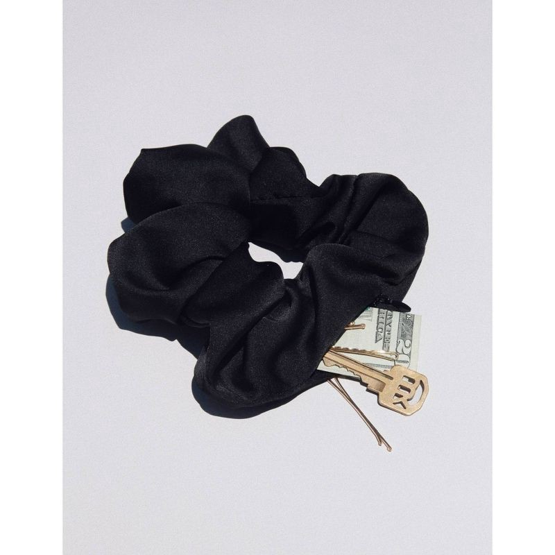 slide 4 of 10, Kristin Ess The Hidden Pocket Scrunchie Hair Elastic, 1 ct