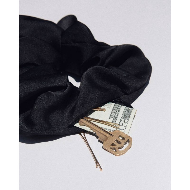 slide 6 of 10, Kristin Ess The Hidden Pocket Scrunchie Hair Elastic, 1 ct