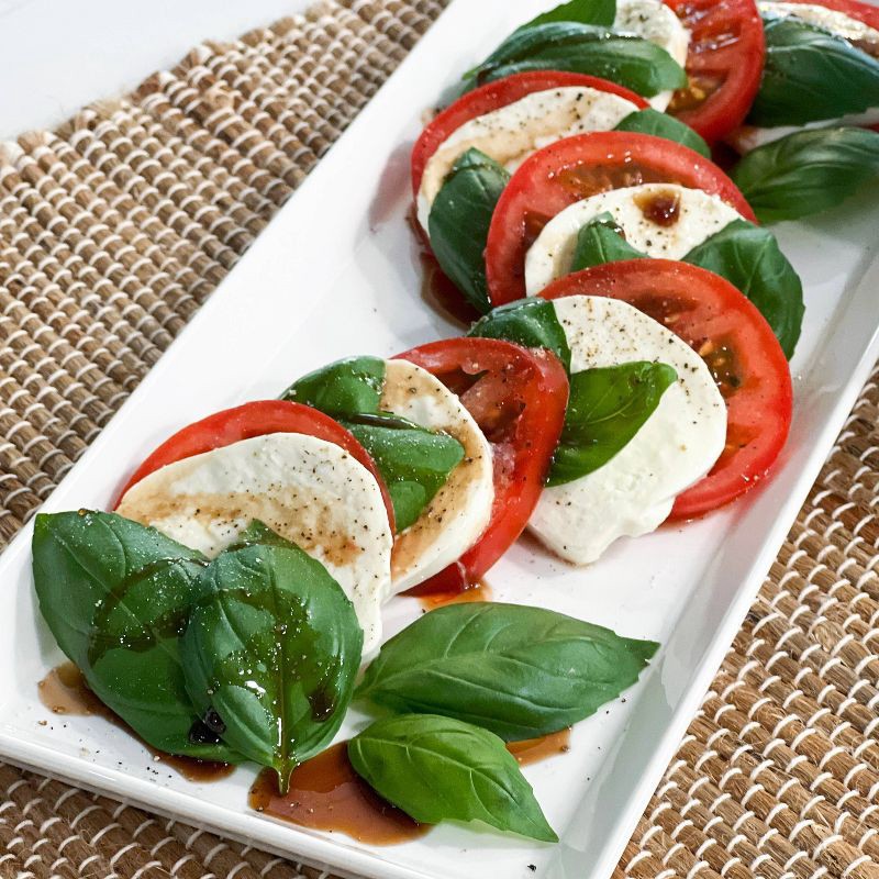 slide 3 of 6, Soli Organic Fresh Basil - 2oz, 2 oz