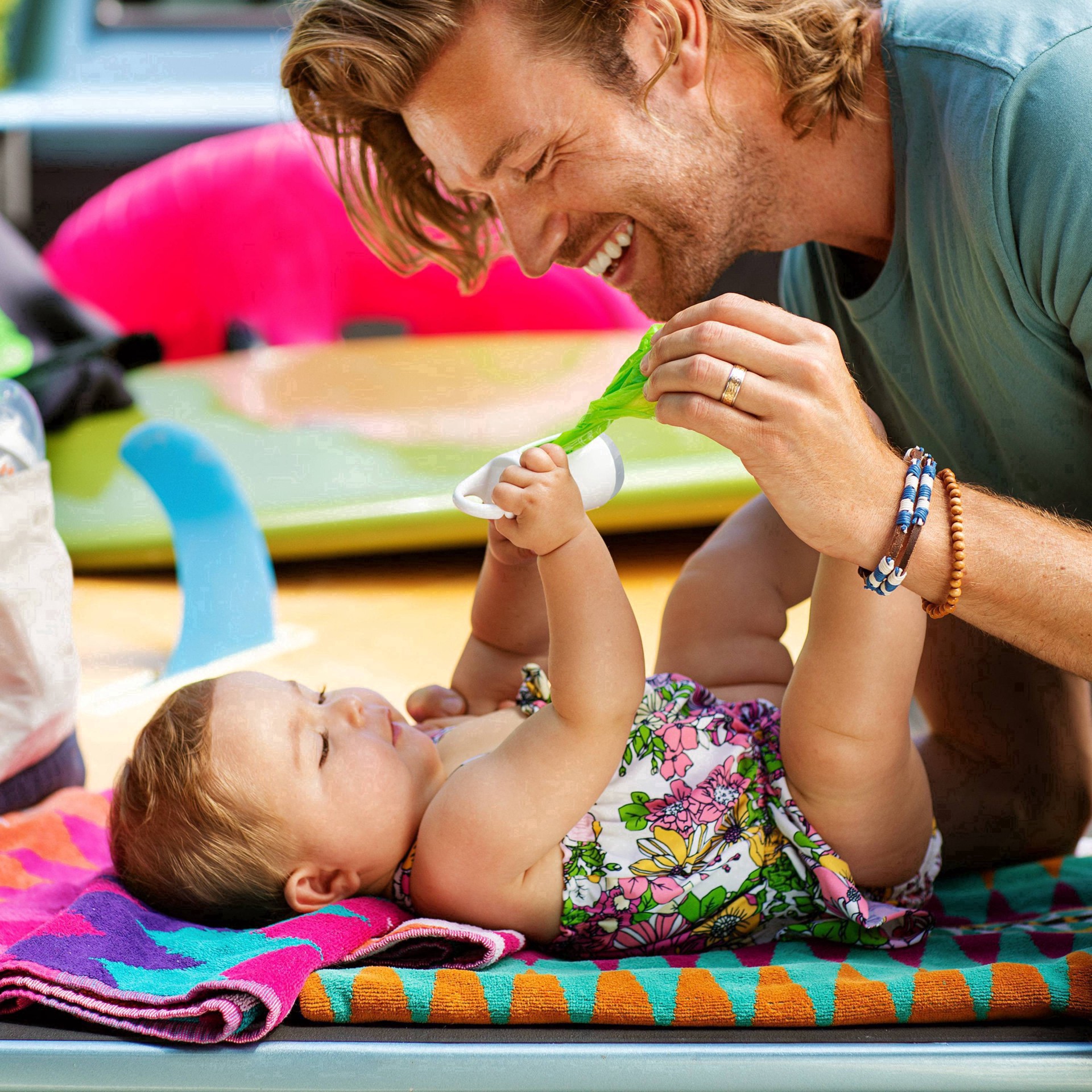 slide 4 of 51, Munchkin Arm & Hammer Diaper Bag Dispenser & Bags - Colors May Vary, 1 ct