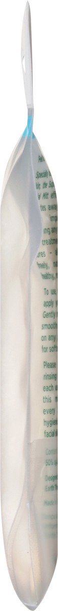 slide 6 of 9, Earth Therapeutics Loofah Facial Mit, 1 ct