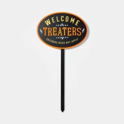 Wood 'Welcome Treaters' Halloween Decorative Yard Stake - Hyde & EEK! Boutique