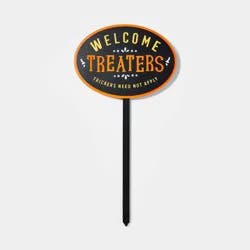 Wood 'Welcome Treaters' Halloween Decorative Yard Stake - Hyde & EEK! Boutique