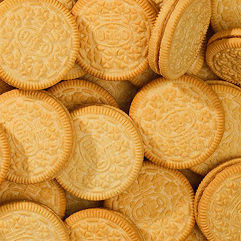 slide 7 of 15, Oreo Golden Sandwich Cookies Family Size - 18.12oz, 18.12 oz
