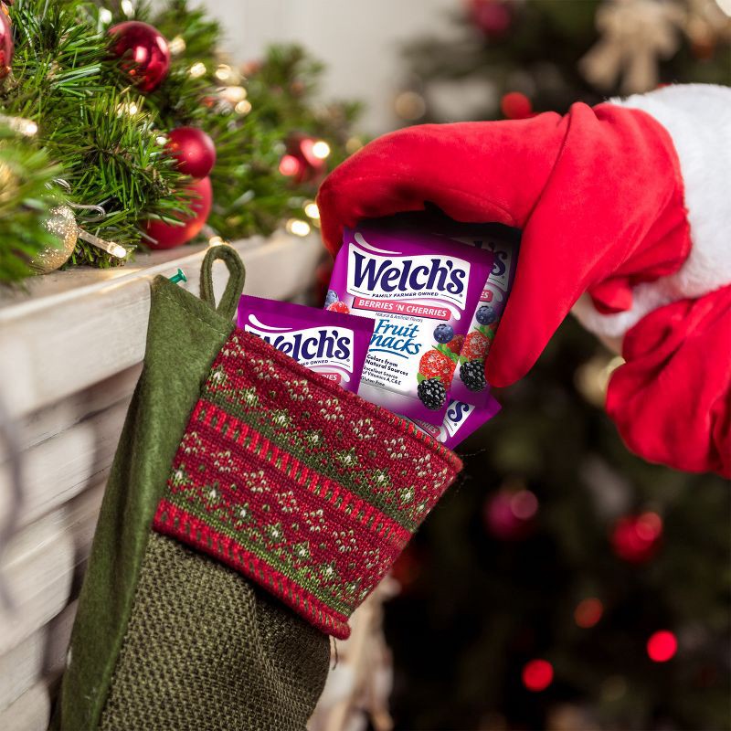 slide 2 of 6, WELCH's Fruit Snacks Berries 'n Cherries - 32oz/40ct, 40 ct