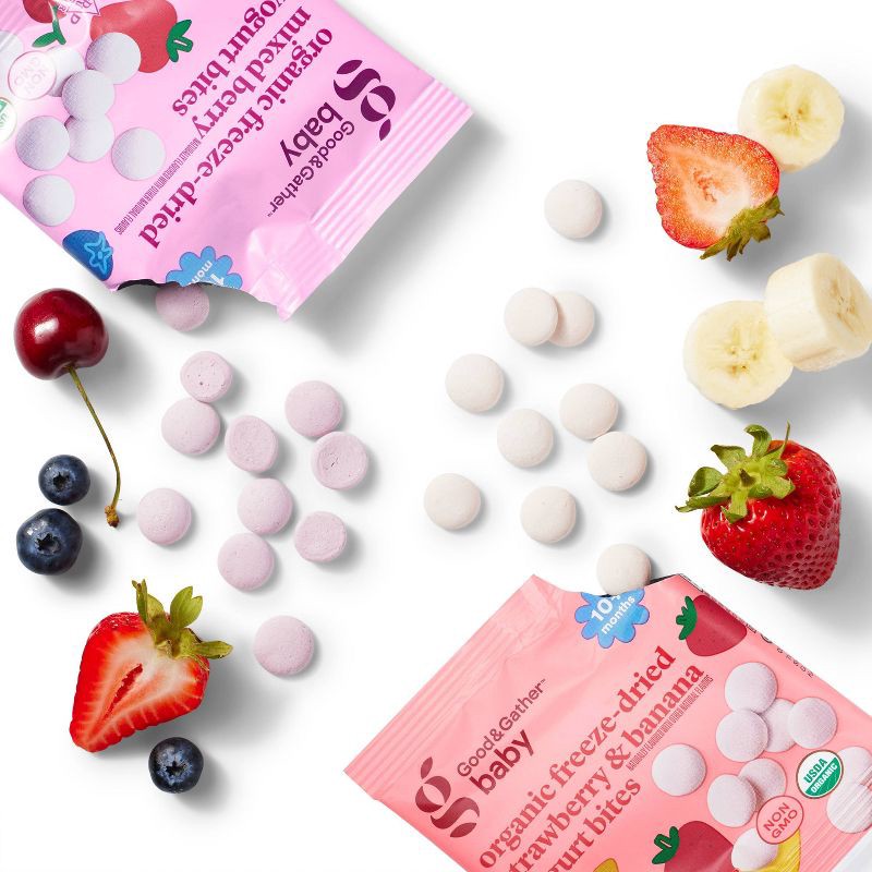 slide 3 of 5, Organic Freeze-Dried Strawberry Banana And Mixed Berry Yogurt Bites - 2oz/8ct - Good & Gather™, 8 ct; 2 oz