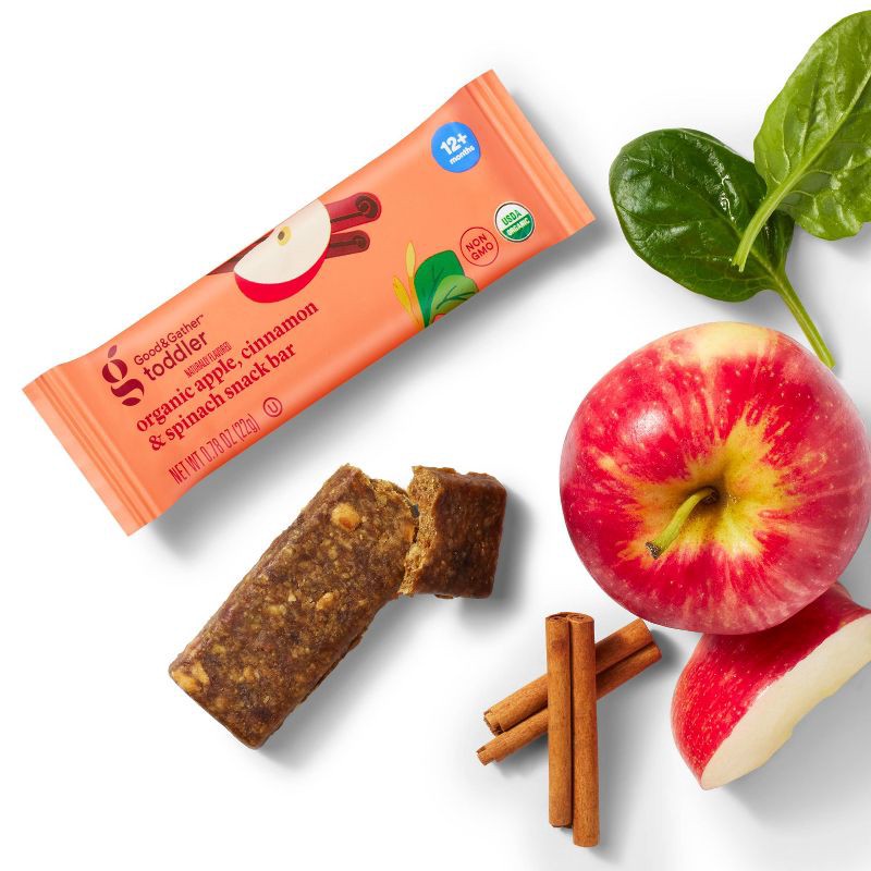 slide 2 of 3, Organic Apple Cinnamon and Spinach Snacks Bars - 3.17oz/5ct - Good & Gather™, 3.17 oz, 5 ct