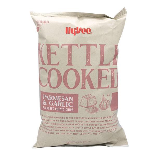 slide 1 of 1, Hy-vee Parmesan & Garlic Flavored Kettle Cooked Potato Chips, 8.5 oz