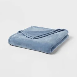 Full/Queen Solid Plush Blanket Light Blue - Room Essentials™