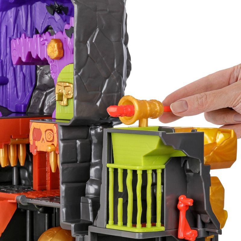 slide 10 of 17, Treasure X Lost Lands Skull Island Skull Temple Mega Playset, 1 ct