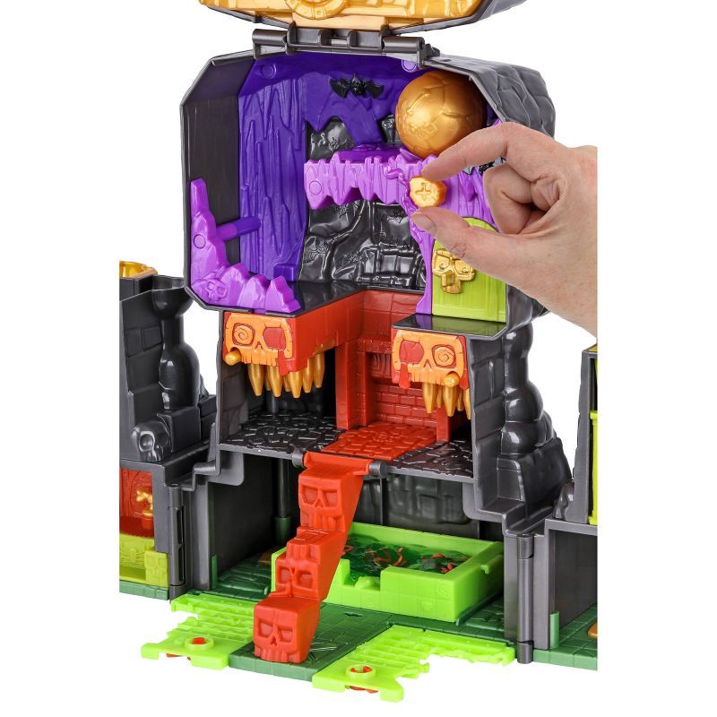 slide 6 of 17, Treasure X Lost Lands Skull Island Skull Temple Mega Playset, 1 ct