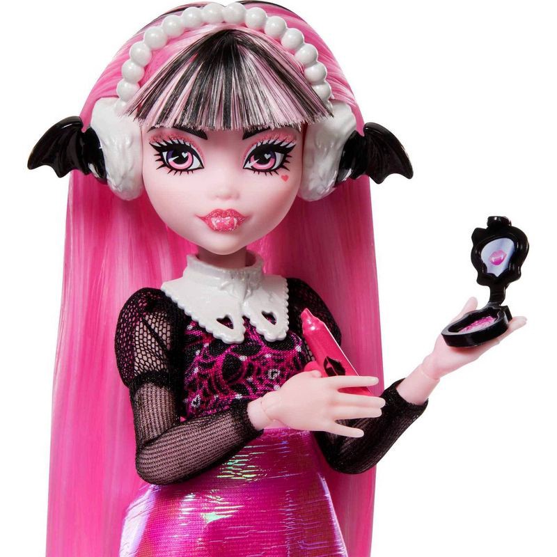 Monster High Skulltimates Secrets Fearidescent Draculaura Fashion Doll ...