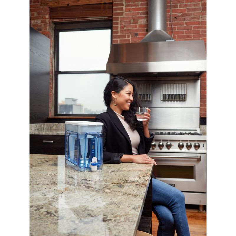slide 11 of 11, Zerowater 32 Cup Ready Read Water Filtration Dispenser, 1 ct