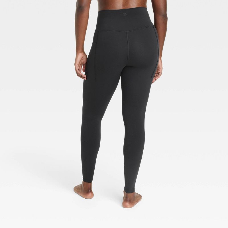 slide 4 of 6, Women's Everyday Soft Ultra High-Rise Pocketed Leggings - All In Motion™ Black S, 1 ct