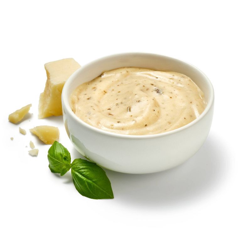 Signature Basil Alfredo Sauce 14.1oz Good Gather 14.1 oz