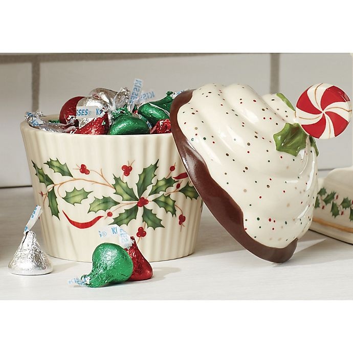 Lenox Holiday Covered Dish