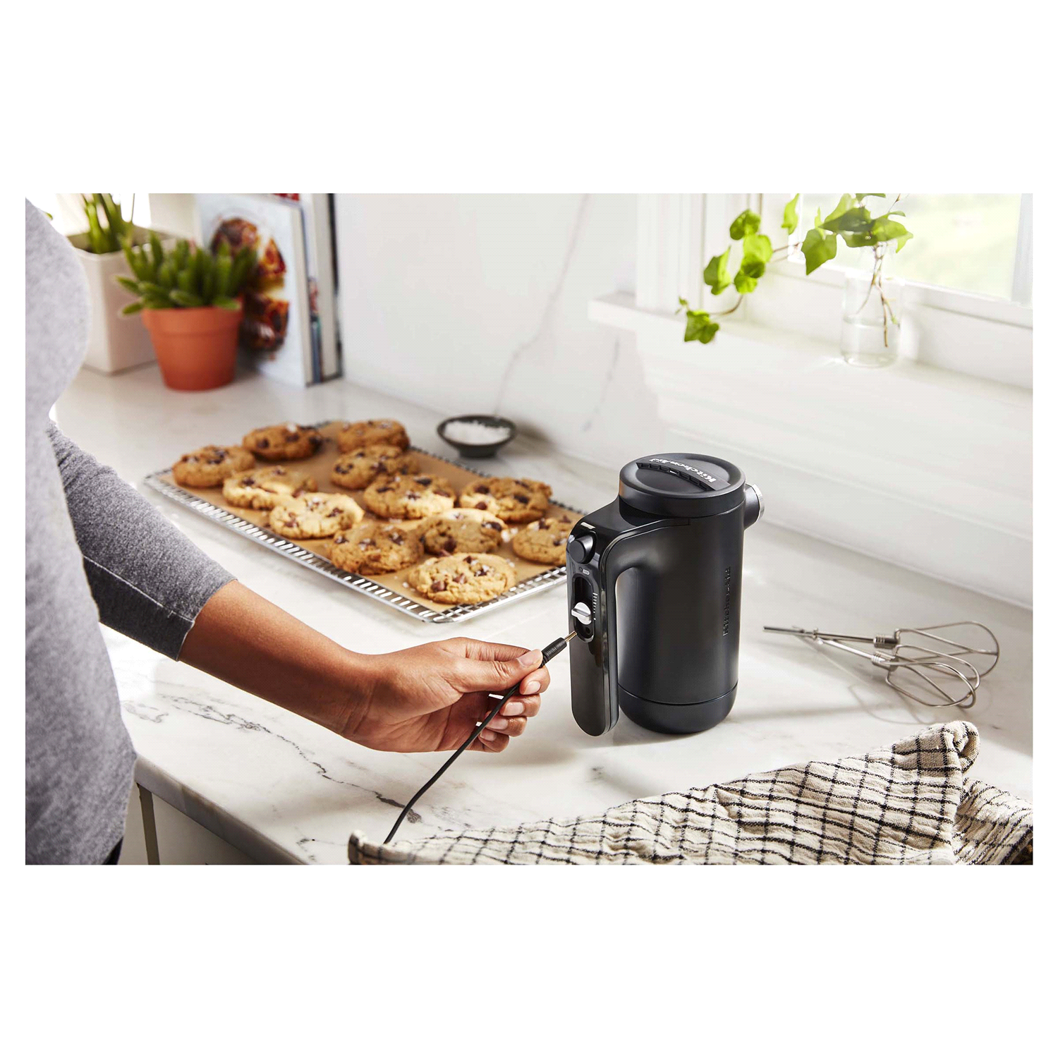 slide 5 of 5, KitchenAid Variable-Speed Cordless Hand Mixer - Matte Black, 1 ct