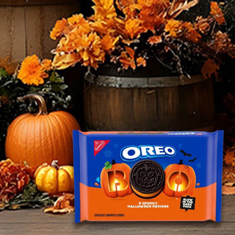 slide 5 of 20, Oreo Halloween Boo! Orange Crème Cookies Family Size - 18.71oz, 18.71 oz