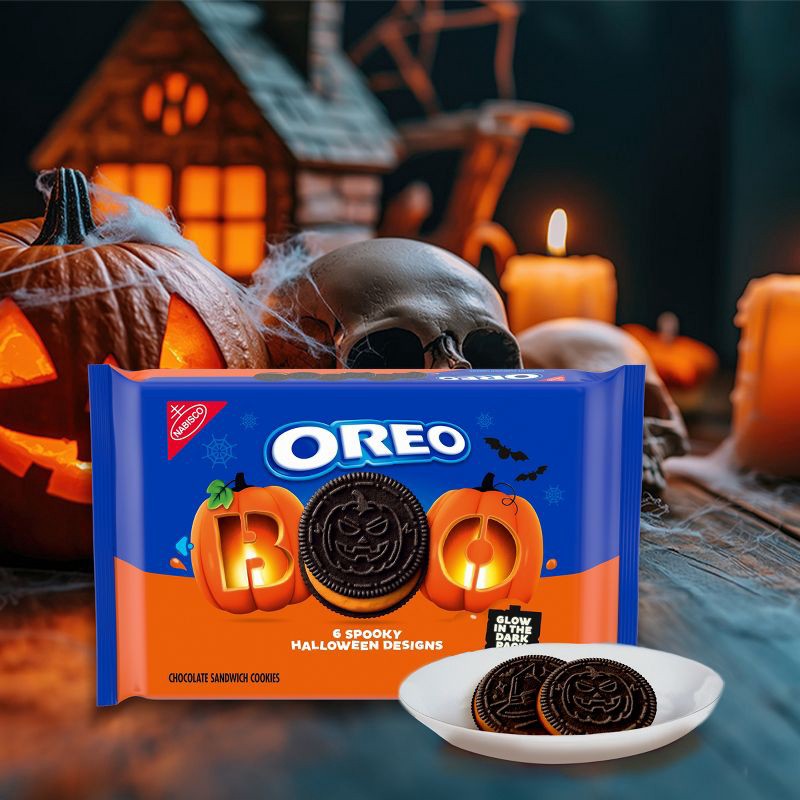 slide 6 of 20, Oreo Halloween Boo! Orange Crème Cookies Family Size - 18.71oz, 18.71 oz