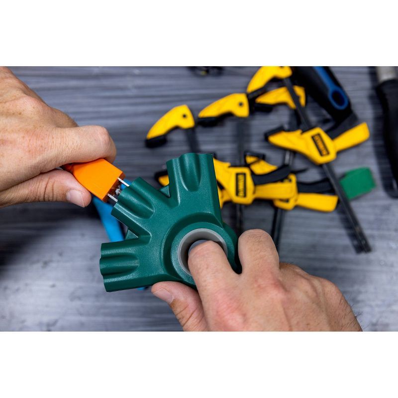 slide 6 of 9, Philips 25' EZ Grip 3-Outlet Grounded Extension Cord Indoor/Outdoor 16 Gauge Green, 1 ct