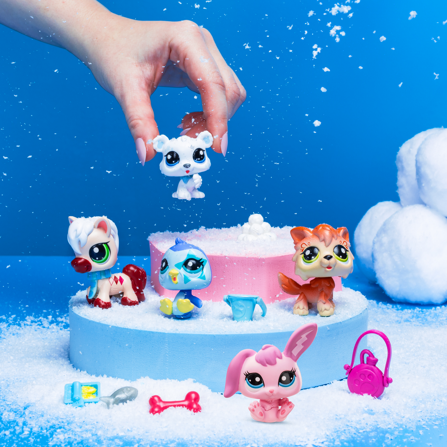slide 5 of 6, Littlest Pet Shop Winter Theme Collector 5-Pack, 1 ct
